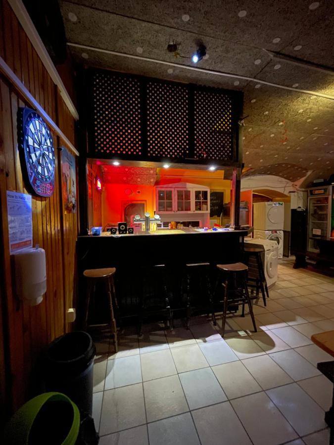 Whole Basemenet Former Pub4 Stag Do/Hen Party Budapešť Exteriér fotografie
