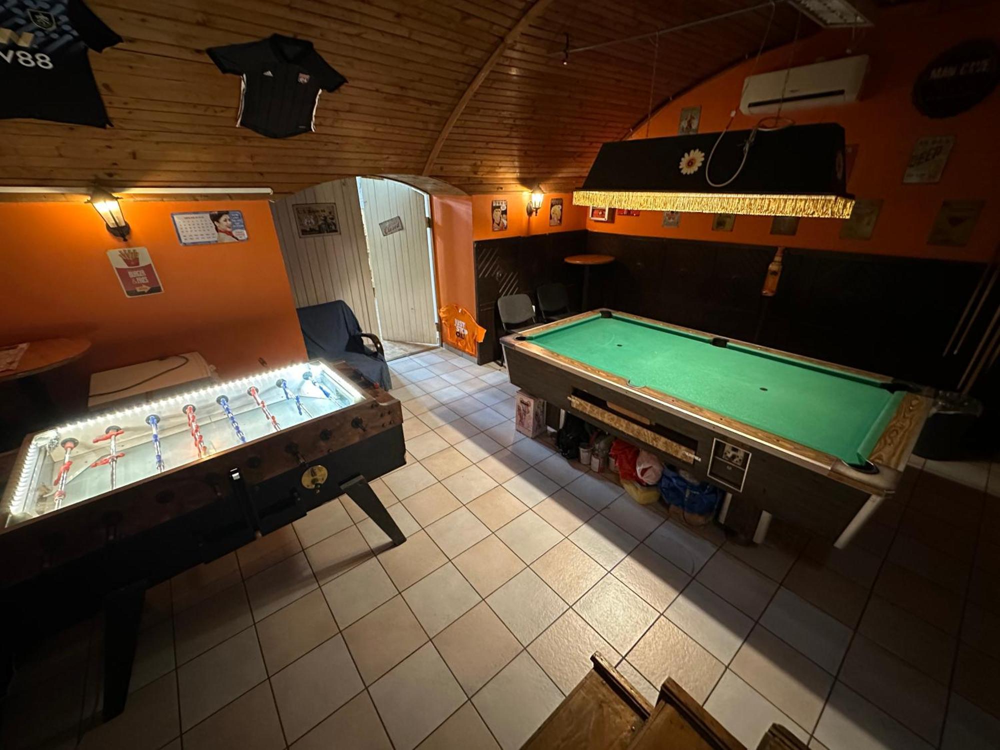 Whole Basemenet Former Pub4 Stag Do/Hen Party Budapešť Exteriér fotografie